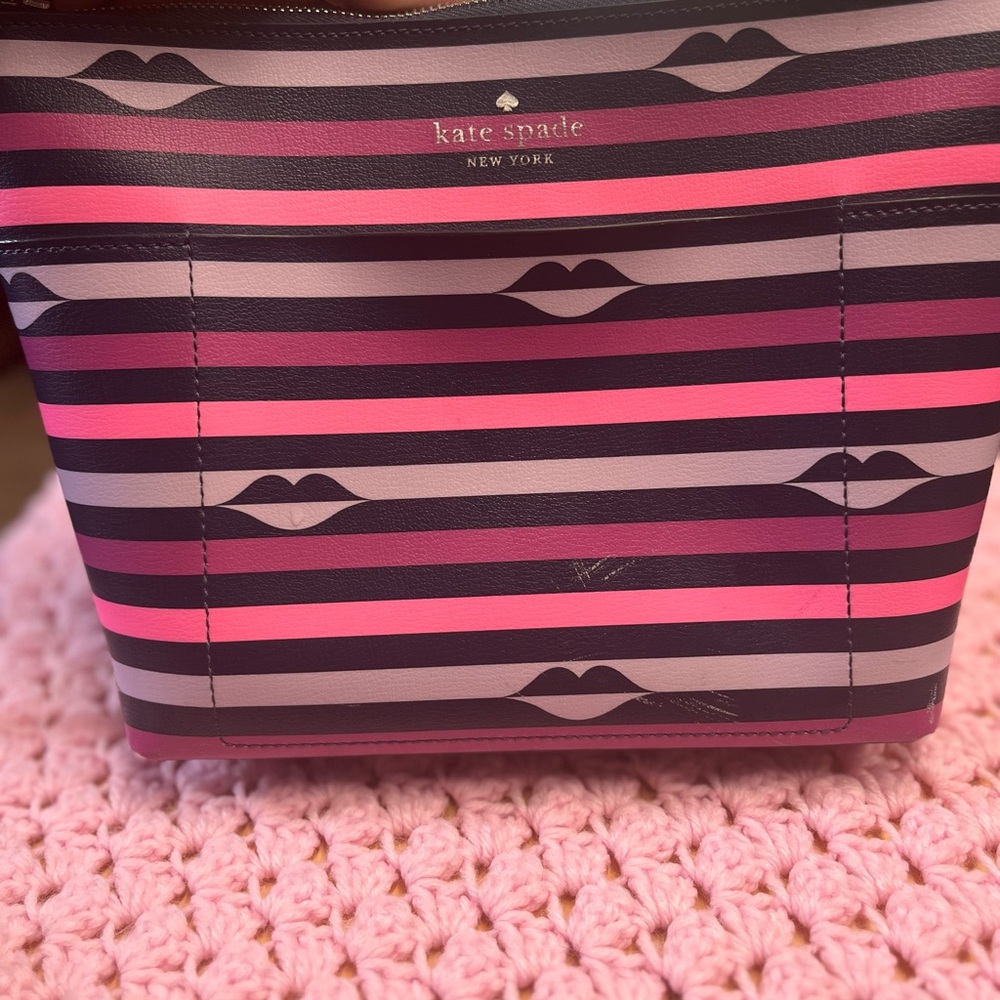 ♠️ Kate Spade Patrice Lip Print Pink Crossbody ♠️